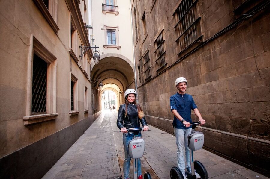 Barcelona Insiders Segway Tour 1.5h - Barceloneta and Port Olimpic by Segway