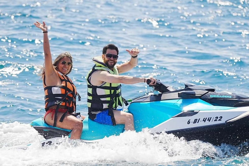 Barcelona: Jet Ski ride 1 or 2 people + instructor included - Practical preparation for the water
