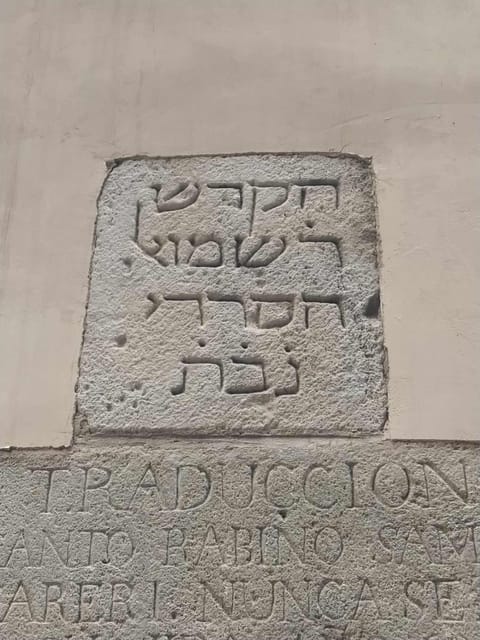 Barcelona: Jewish Tour by a Jewish guide - Walking through the Gothic Quarter