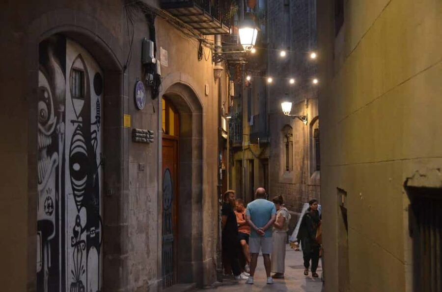 Barcelona: Killers, Witches & Inquisition Old Town (day/eve) - Witch trials and the fear of the unknown