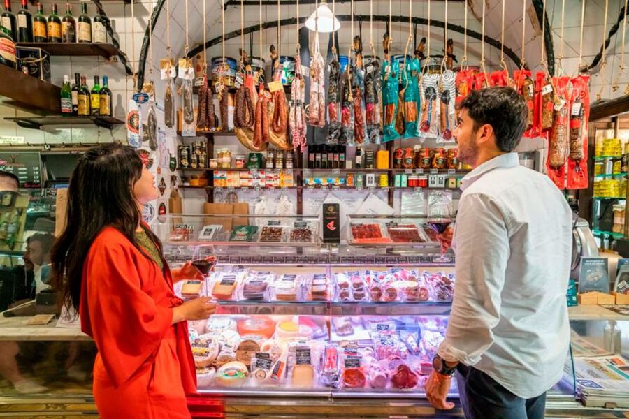 Barcelona: La Boqueria & Santa Caterina Market Private Tour - Who should book this Barcelona food walk