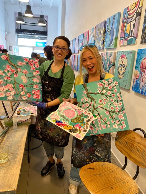 Barcelona: Learn to paint, sip wine, enjoy snacks & music - Wine, music, and snacks at Arte Bar