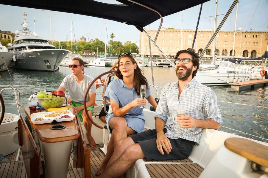 Barcelona: Light Brunch Sailing Experience with Drinks - From Port Olimpic to the open coast