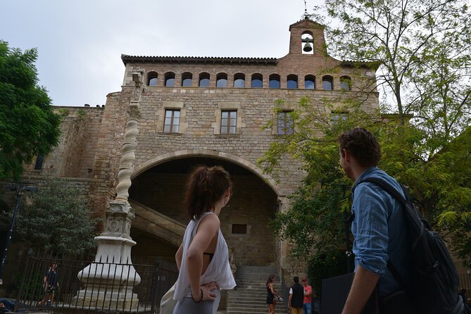 Barcelona Literary Tour - Beyond Orwell and Hemingway - Why the small group matters