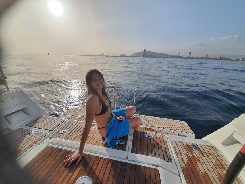 Barcelona: Luxury Private Yacht Daytime Cruise - Sailing, swimming, and the two-hour clock