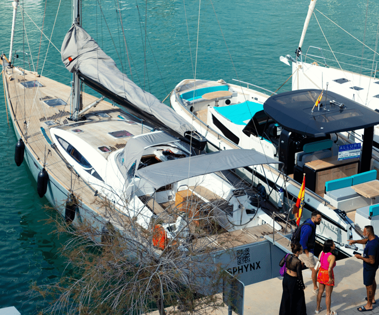 Barcelona: Luxury Yacht Private Sailing Tour - Drinks, snacks, and the social side