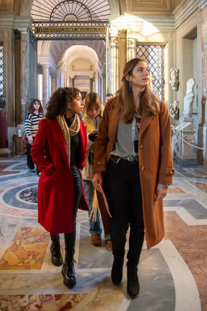 Barcelona: Marvels of Barcelona Walking Tour - Plaça de Sant Jaume and Plaça del Rei