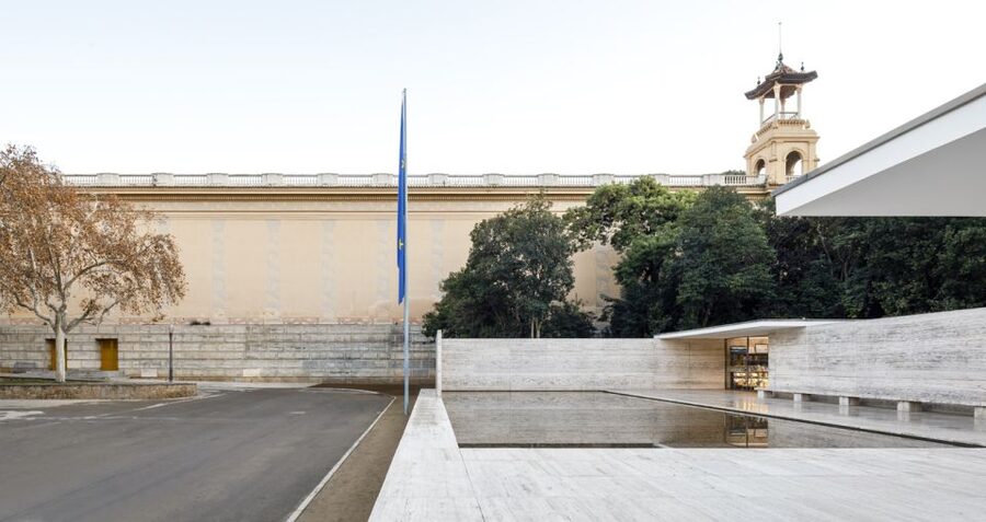 Barcelona: Mies van der Rohe Pavilion Ticket and Audio Guide - Marble, glass, water, and carefully controlled space