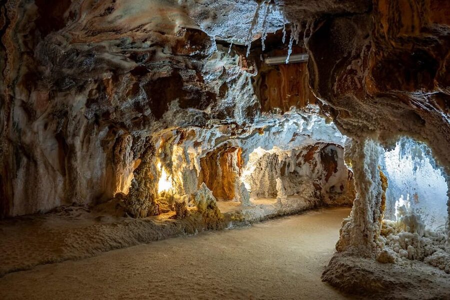 Barcelona: Monserrat, Castle and Salt Private Tour - From Barcelona to the mountains of Montserrat