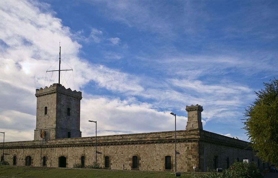 Barcelona: Montjuïc Cable Car Ticket with Audio Guide - A flexible two to four hour plan