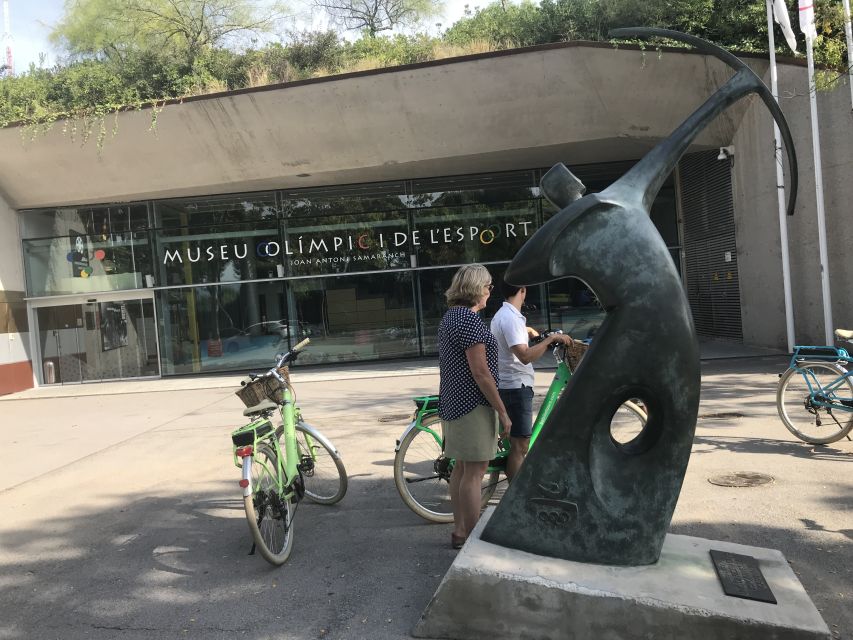Barcelona: Montjuic Hill E-Bike Tour - Rolling back through El Raval