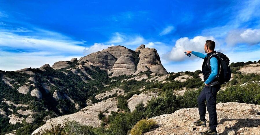 Barcelona: Montserrat Hiking Experience and Monastery Visit - Why Montserrat works better on foot