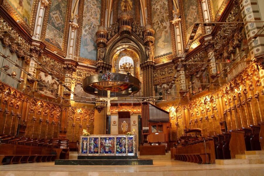 Barcelona: Montserrat & Sagrada Familia Guided Tour - Who should book this seven-hour combination?