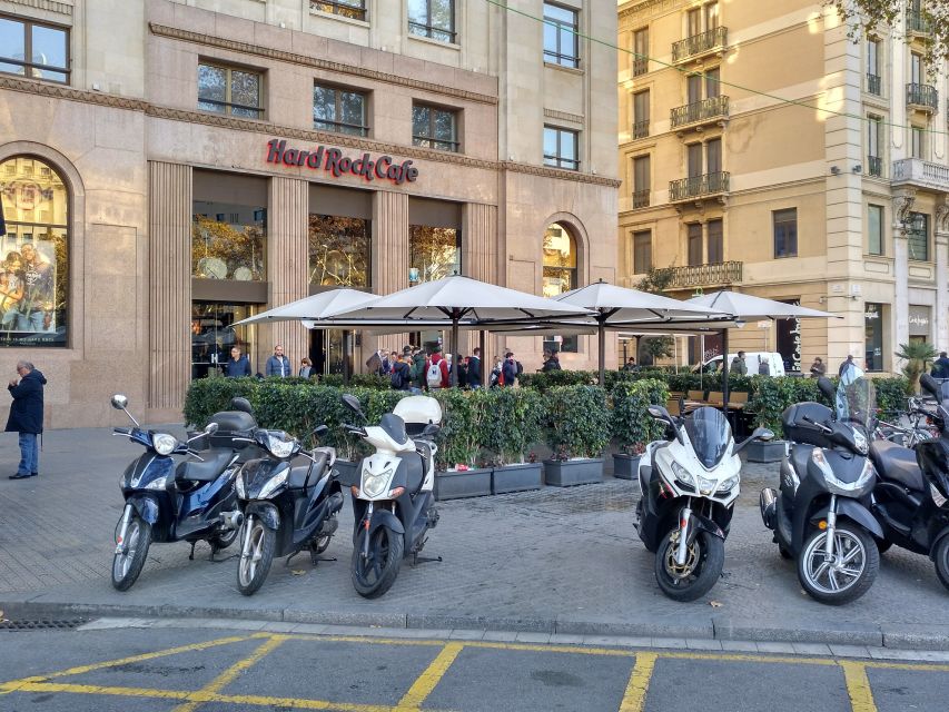 Barcelona: Montserrat & Sagrada Familia Guided Tour - Using your free time above the city