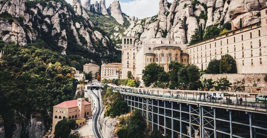 Barcelona: Montserrat Tour with Cog-Wheel & Black Madonna - Making good use of the free hour