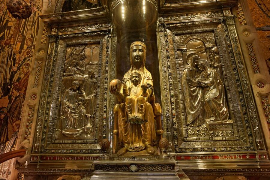 Barcelona: Montserrat Tour with Lunch & Wine Tasting Option - Who will get the most from this tour