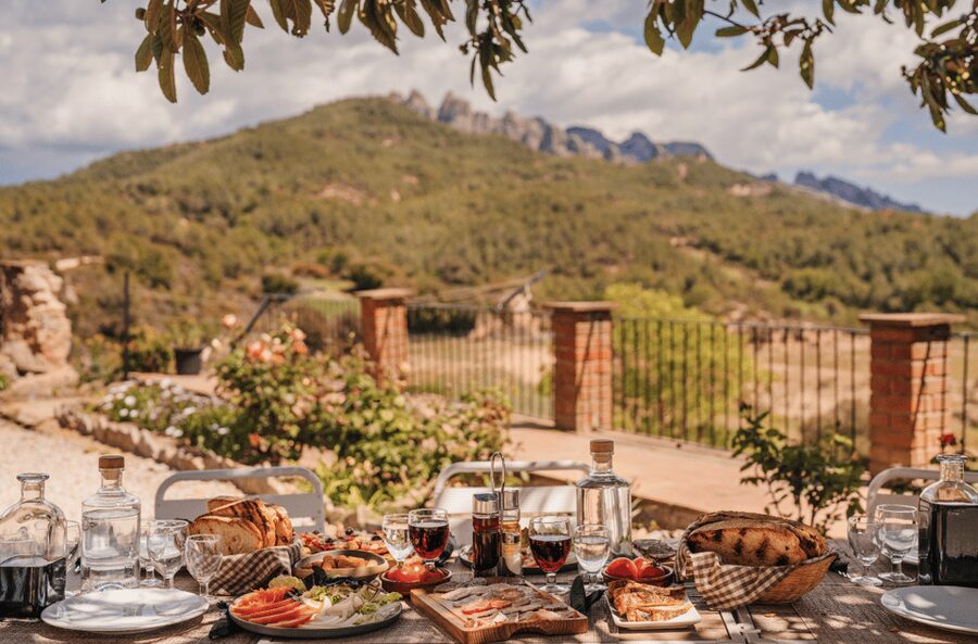 Barcelona: Montserrat Visit & Lunch at Farmhouse Small Group - Why Montserrat Makes a Fine Day Away From Barcelona