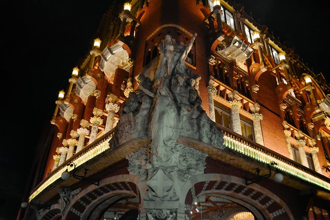 Barcelona Night Bike Tour with Local Tapas and Cava Stop - Plaça d’Espanya and the cava pause