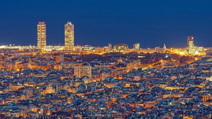 Barcelona: Night Walking Tour in the Heart of the Movida - One hour through Barcelona’s Old City