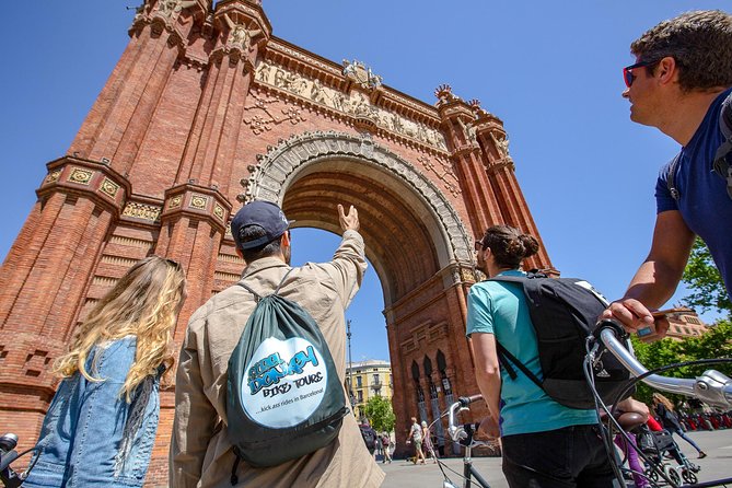Barcelona Off the Beaten Track Bike Tour - Parc de la Ciutadella gives you room to breathe