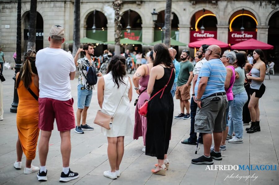 Barcelona: Old Town Guided Walking Tour - What Kiki’s guiding style may add