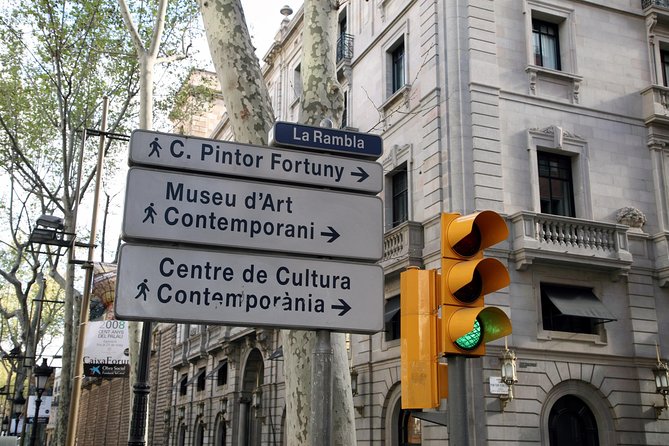Barcelona Old Town walking tour with official guide - La Rambla, from city edge to main street