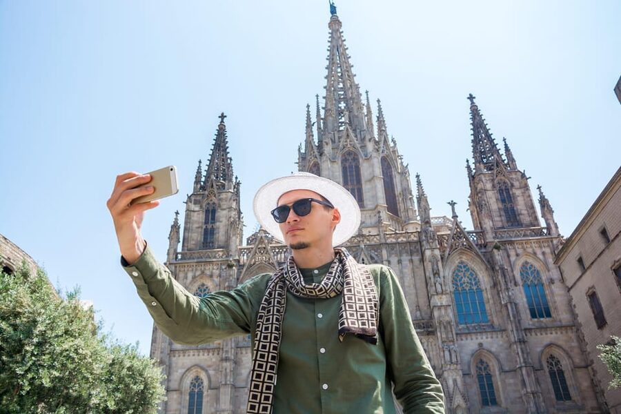 Barcelona: Old Town Walking Tour with Optional Casa Batlló - Timing, meeting point, and practical limits
