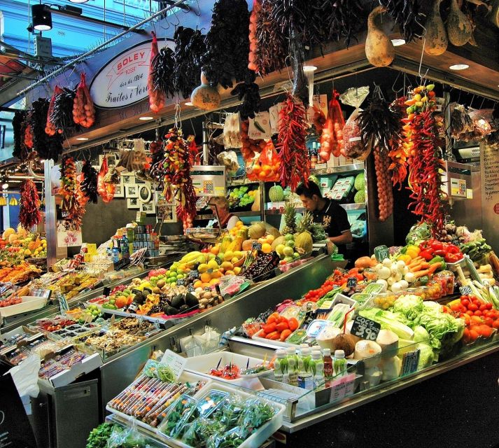 Barcelona: Paella Cooking Workshop and Market Tour - Lunch, wine, and a relaxed finish