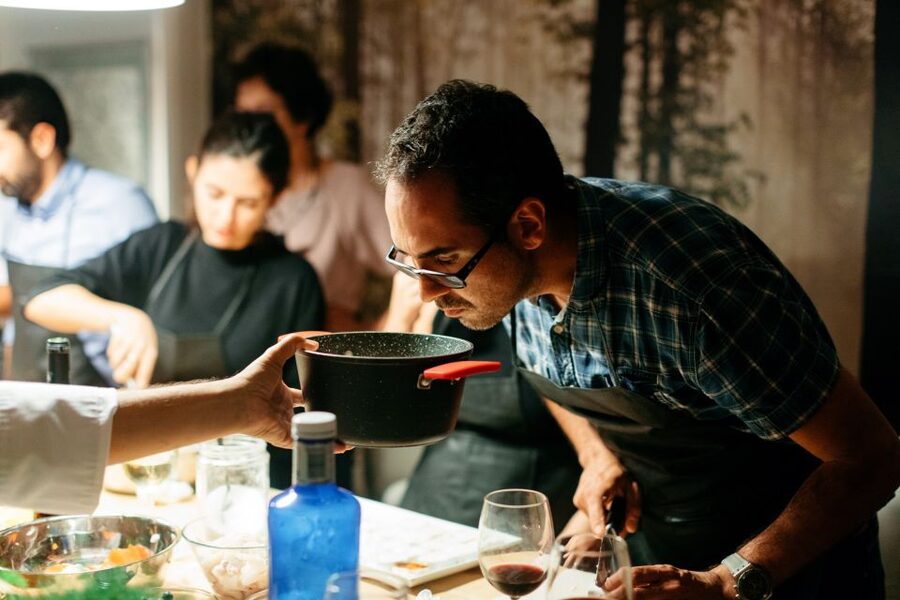 Barcelona: Paella Cooking Workshop and Market Tour - Dietary needs and group planning