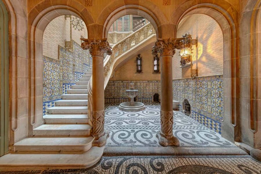 Barcelona: Palau Baró de Quadras Tickets and Guided Tour - Who will enjoy this tour most