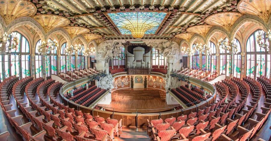 Barcelona: Palau de la Música Self-Guided Tour - Taking your time on the floral grand staircase