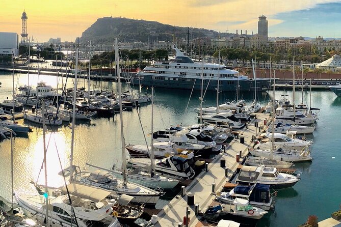 Barcelona Panoramic Walking Tour - private tour - Crossing the Museu Nacional d’Art area