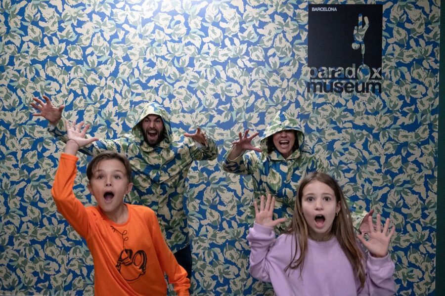 Barcelona: Paradox Museum Entry Ticket - Walking the Paradox Tunnel