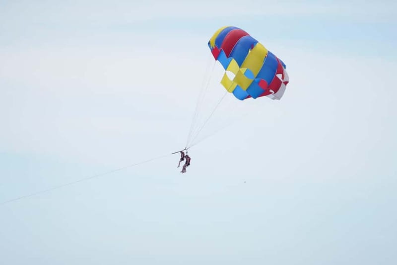 Barcelona: Parasailing magic flight and views above the sea - What the 15-minute flight feels like