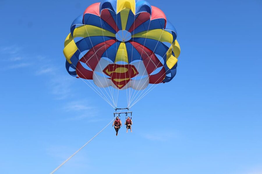 Barcelona: Parasailing with 360º Panoramic Skyline Views - Flying with friends instead of waiting your turn