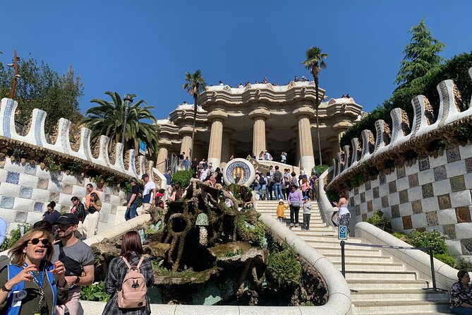 Barcelona: Park Güell Guided Tour & Tickets with Fast-Track Entry - The Dragon Stairway and Gaudí’s first visual joke