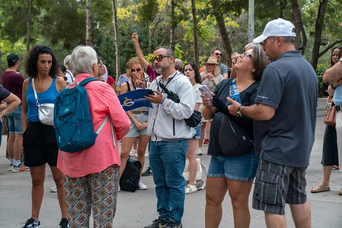 Barcelona: Park Güell Guided Tour & Tickets with Fast-Track Entry - The Serpentine Bench and Barcelona views