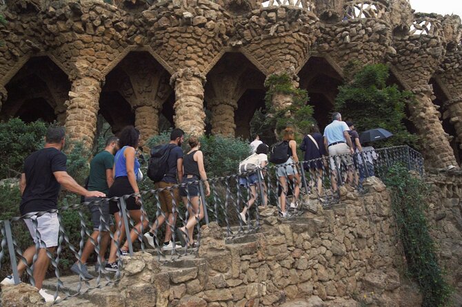 Barcelona: Park Güell Guided Tour & Tickets with Fast-Track Entry - The Hypostyle Room and the meaning behind the columns