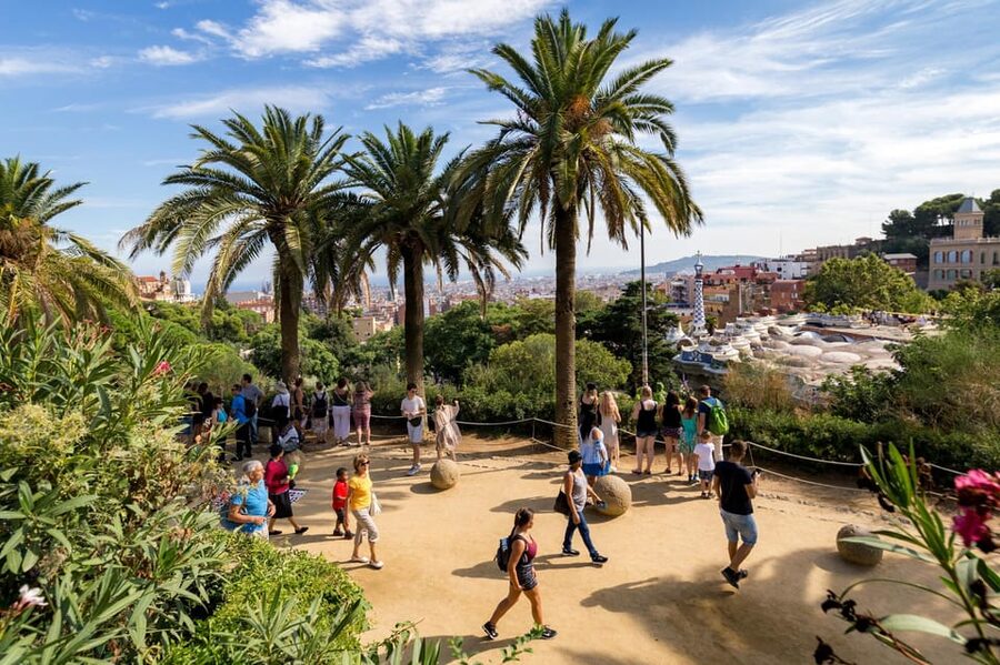 Barcelona: Park Guell Guided Tour with Skip The Line Entry - Why Park Güell works best with a guide