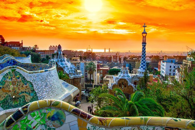 Barcelona: Park Guell Guided Tour with Skip the Line Ticket - Group size and hearing the guide