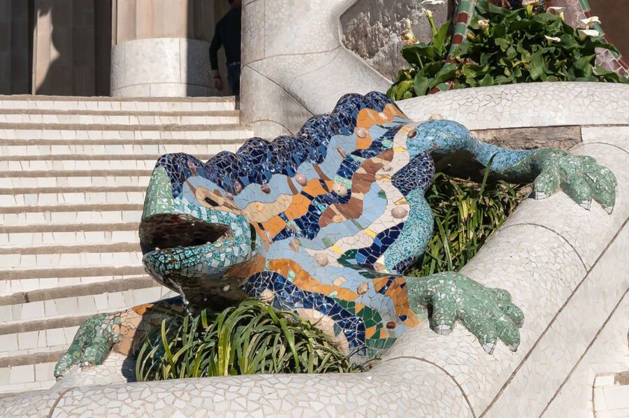 Barcelona & Park Güell: Private Half-Day Tour with Pickup - Port Vell, Drassanes, and the Columbus Monument