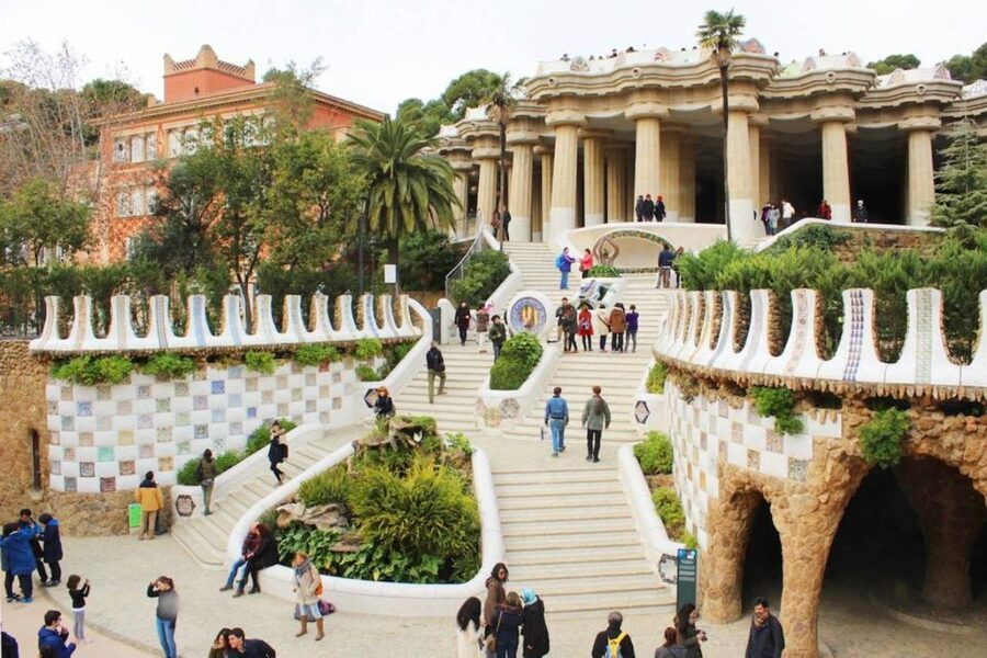Barcelona & Park Güell: Private Half-Day Tour with Pickup - Montjuïc views and the Olympic landmarks