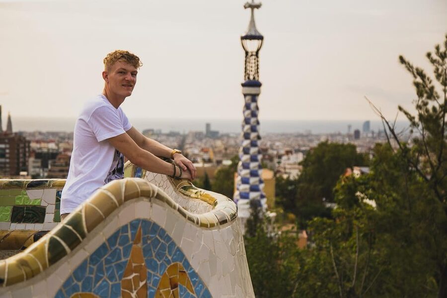 Barcelona: Park Güell Private Photography Experience - Who should book this experience?