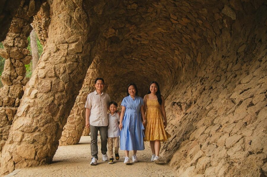 Barcelona: Park Güell Private Photography Experience - Finding the best angles in Gaudí’s park
