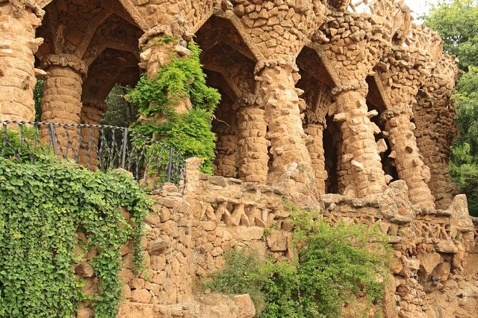 Barcelona Park Guell Private Tour - The famous details are better with context