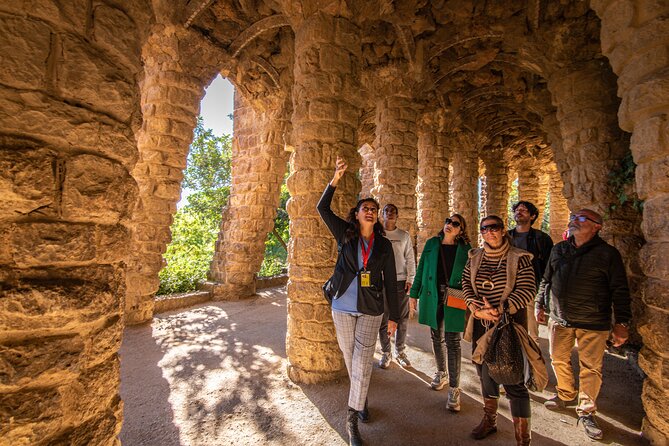 Barcelona: Park Guell Small Guided Tour & Skip the Line Ticket - Why a guide helps at Park Güell