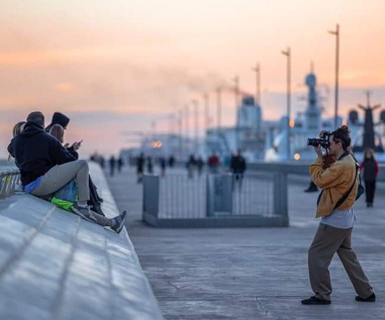 Barcelona: Photographic Madness at Barceloneta Beach - Key points at a glance