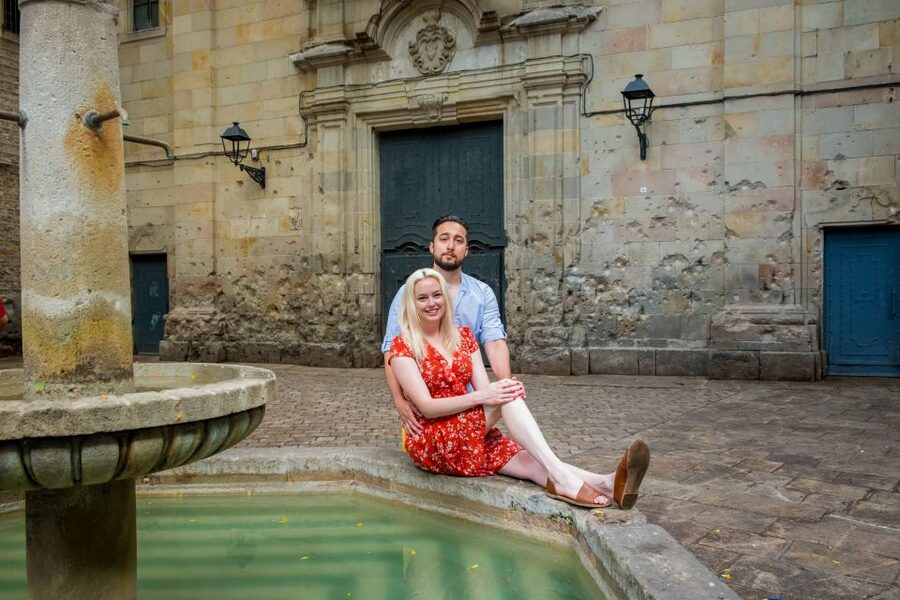 Barcelona: Photoshoot in Scenic Locations - How the photographer helps you look natural