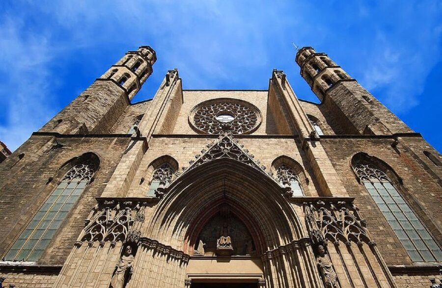 Barcelona: Picasso Museum Guided Tour - Entering five medieval palaces