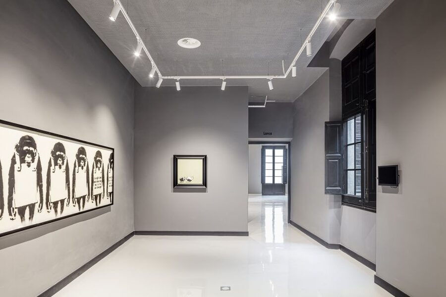 Barcelona: Picasso Museum Tour with Moco Museum Ticket - Inside the Picasso Museum’s five palaces